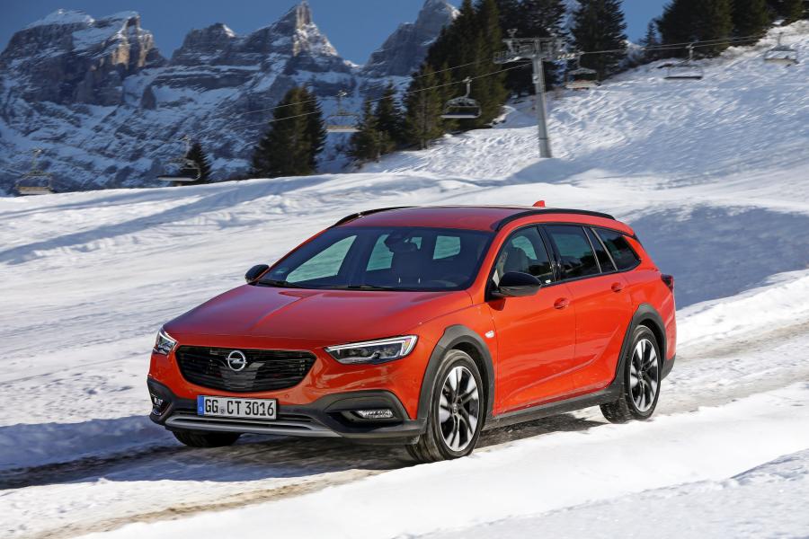  Opel Insignia Country Tourer Turbo D 4x4 Exclusive 2017 года  (фото 23 из 42)